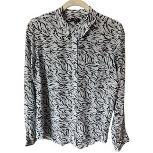 Rails Kate Marbled Tiger 100% Silk Shirt Women’s Powder Blue Animal Print Medium